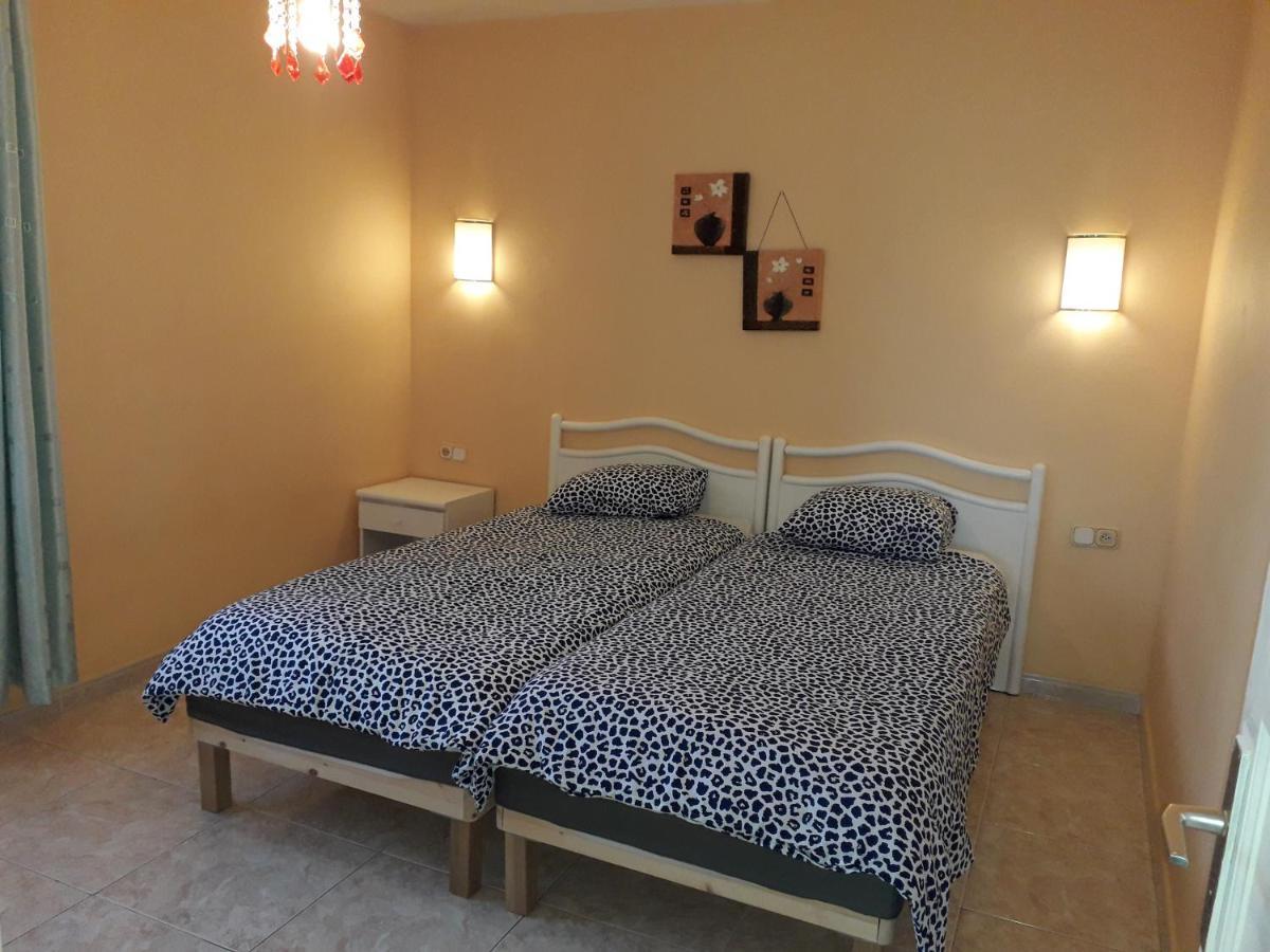 Sunny Self-Catering Apartment Costa Teguise, Lanzarote, Spain Экстерьер фото